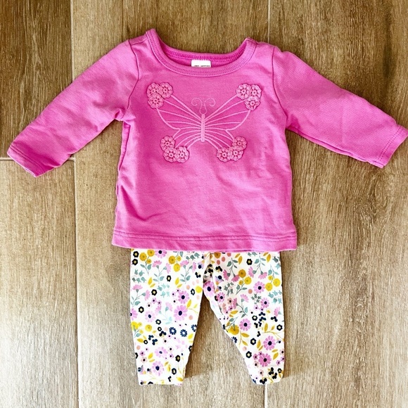 Carter’s Pink Embroidered Butterfly Matching Set Long Sleeve Shirt Leggings 0-3 - Picture 1 of 4